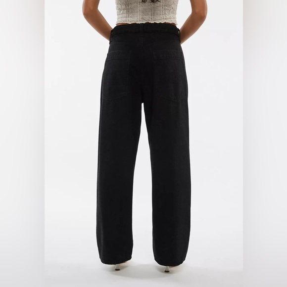 BDG JAYA BAGGY BOYFRIEND JEANS IN WASHED BLACK - Picture 5 of 6